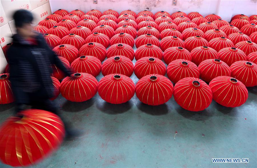 CHINA-ANHUI-LANTERN MAKING (CN)