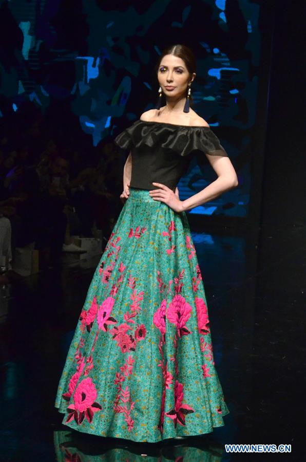 PAKISTAN-LAHORE-FASHION-WEEK