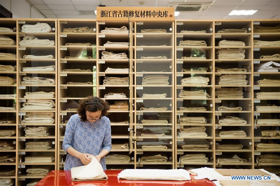 CHINA-HANGZHOU-ANCIENT BOOK RESTORATION (CN)