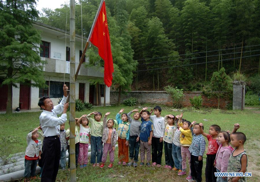 CHINA-JIANGXI-CHEN YUNGEN-TEACHER-STORY(CN)