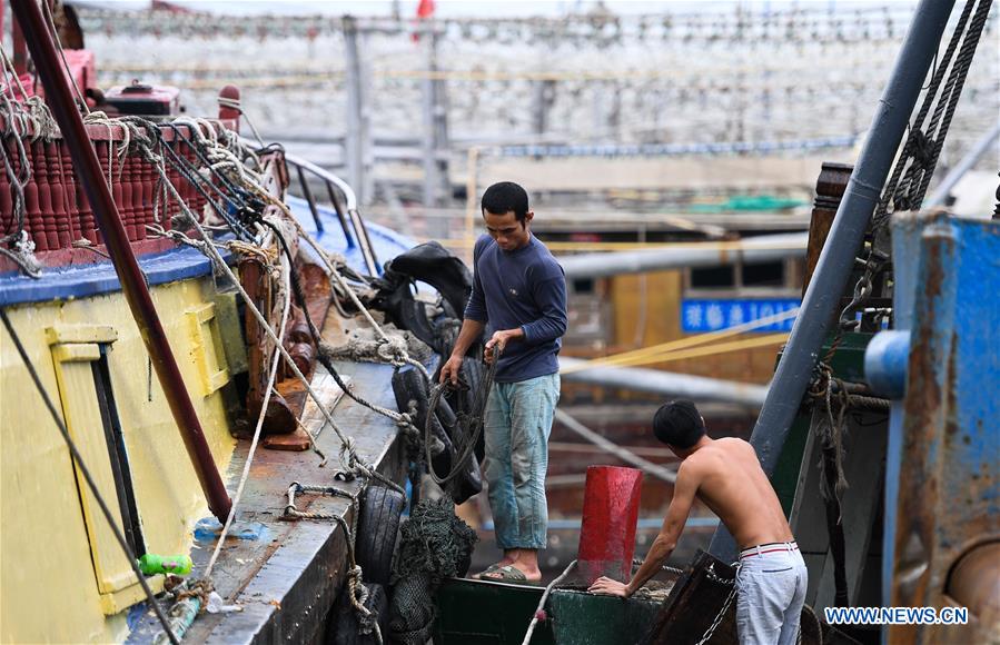 CHINA-HAINAN-SANYA-TYPHOON MANGKHUT (CN)