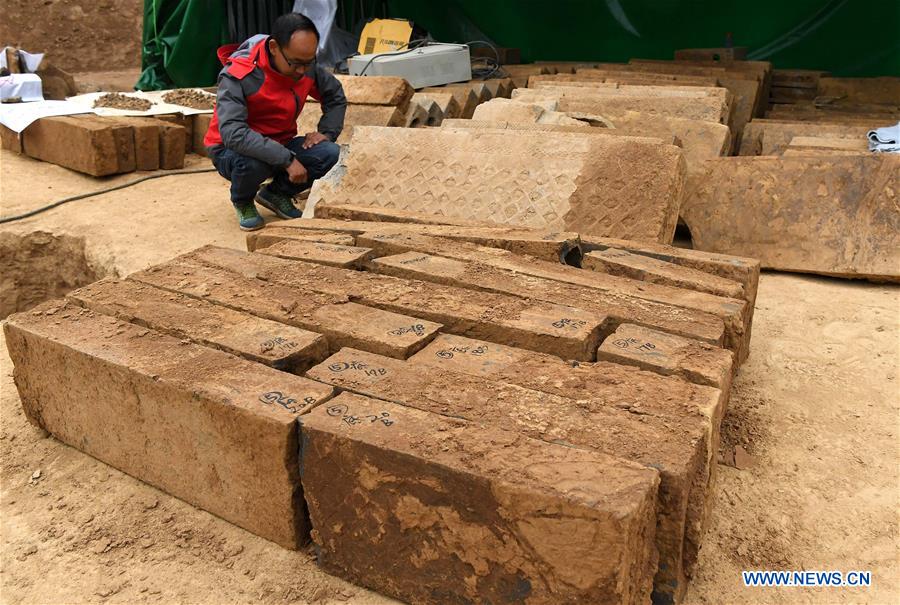 CHINA-HENAN-LUOYANG-TOMB EXCAVATION (CN)