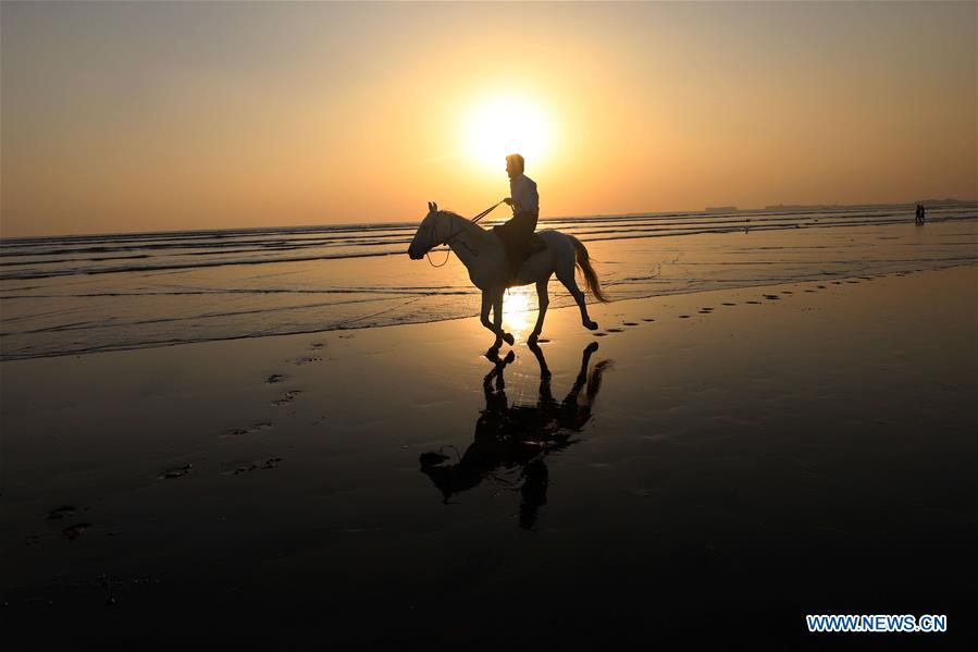 PAKISTAN-KARACHI-DAILY LIFE-BEACH