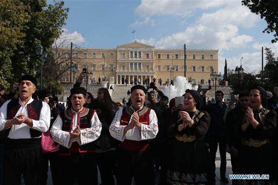 GREECE-ATHENS-CARNIVAL-DANCE