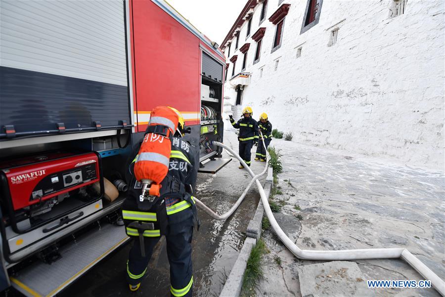 CHINA-LHASA-FIREFIGHTER-DRILL (CN)