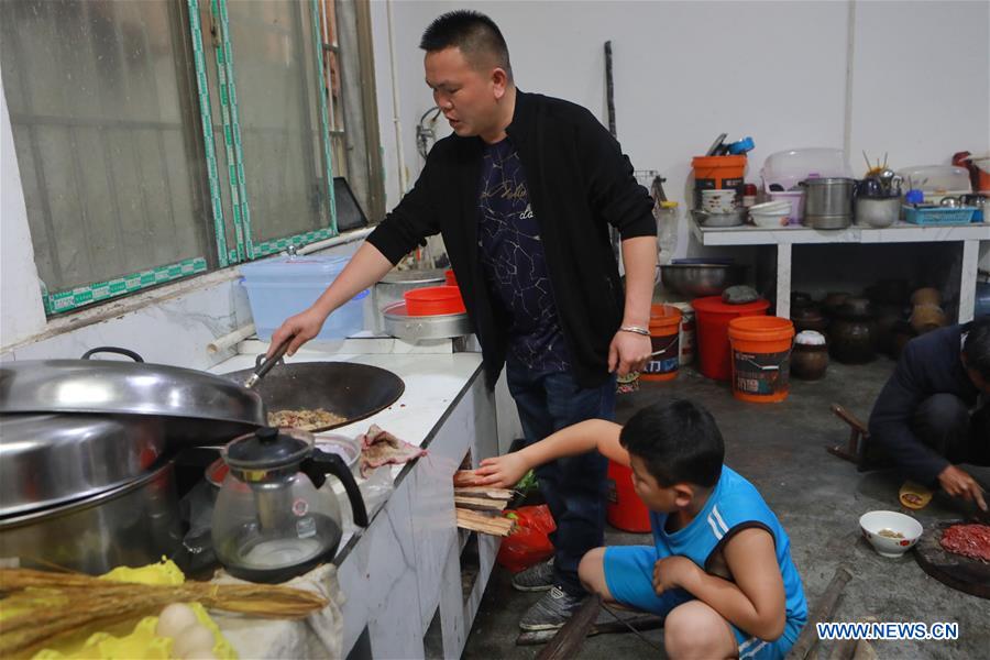 (SP)CHINA-GUIZHOU-LIPING-SIZHAI VILLAGE-TRADITIONAL WRESTLING (CN)