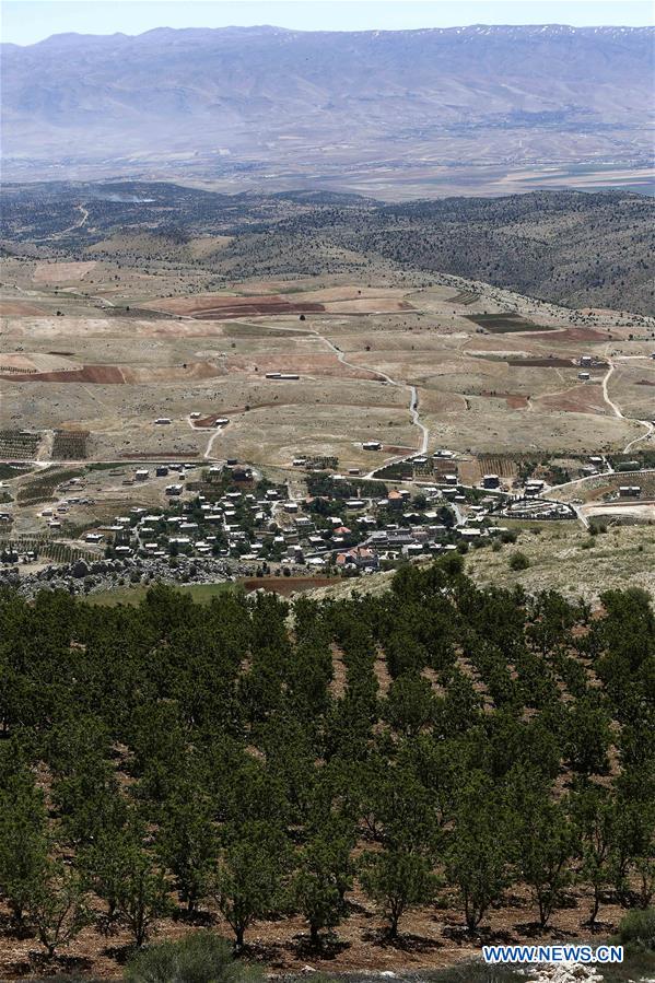 LEBANON-BEKAA VALLEY-SCENERY