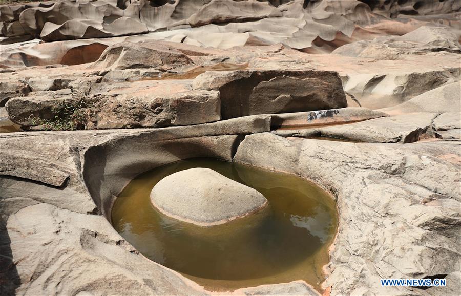 CHINA-SICHUAN-HUIDONG-LANDSCAPE-POTHOLES (CN)