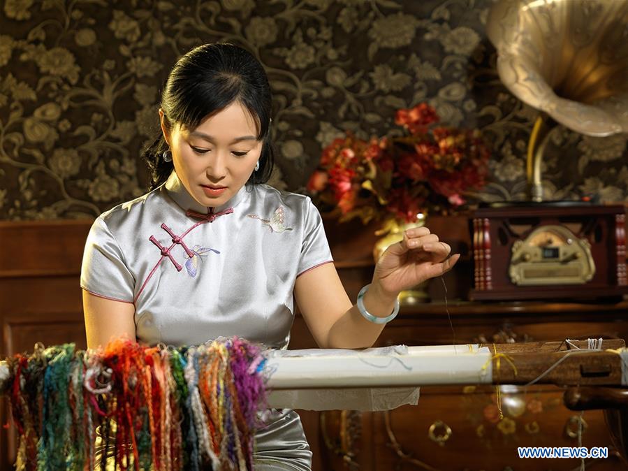 (MASTEROFCRAFTS)CHINA-JIANGSU-SUZHOU EMBROIDERY-INHERITOR (CN)