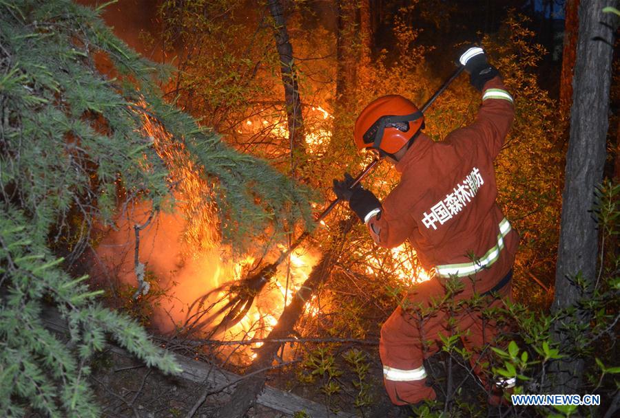 CHINA-INNER MONGOLIA-FOREST FIRE-FIREFIGHTERS (CN)