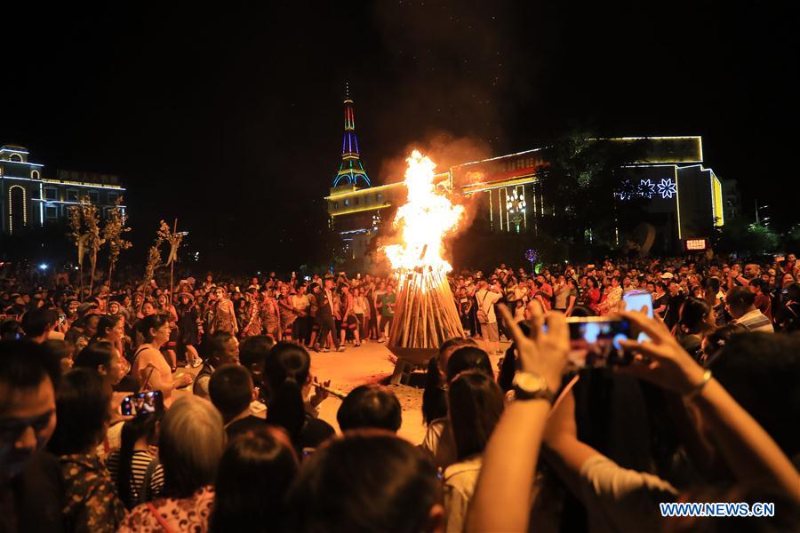 CHINA-YUNNAN-BONFIRE-SUMMER SOLSTICE (CN)