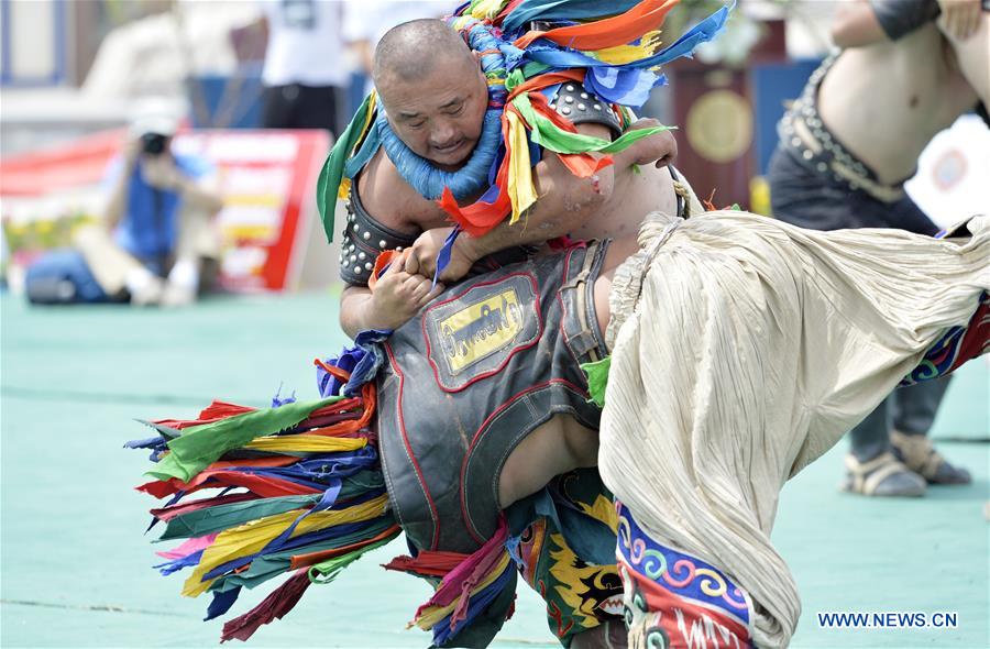 CHINA-INNER MONGOLIA-HOHHOT-WRESTLING(CN)