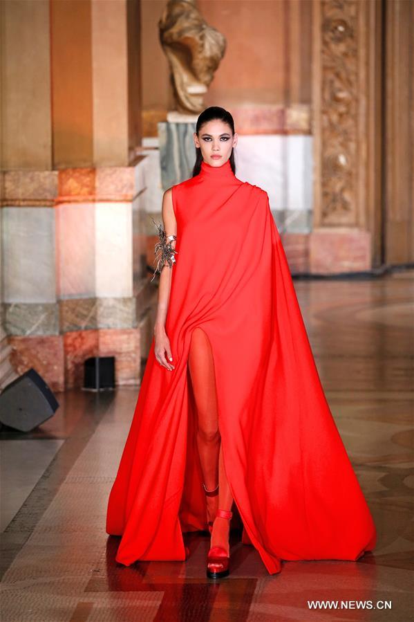 FRANCE-PARIS-FASHION WEEK-STEPHANE ROLLAND