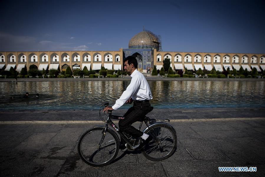 IRAN-ISFAHAN-NAGHSHE JAHAN SQUARE