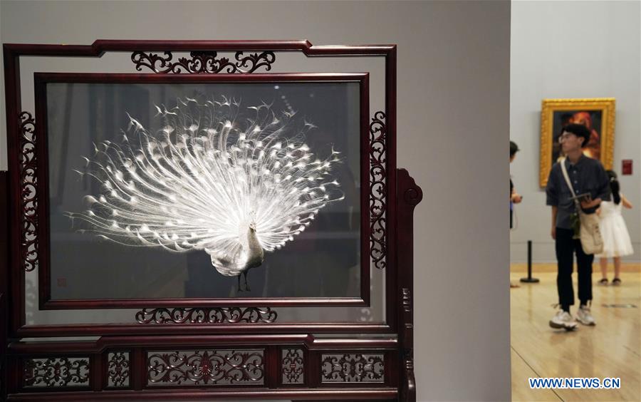 CHINA-BEIJING-ART-SUZHOU EMBROIDERY-EXHIBITION (CN)