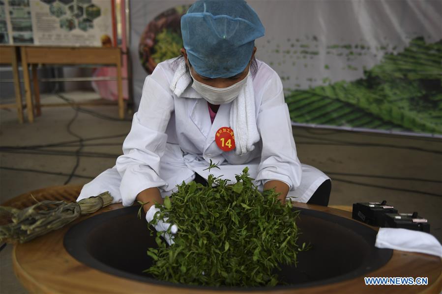 CHINA-GUANGXI-YULIN-STIR-FRYING-TEA-SKILL COMPETITION (CN)