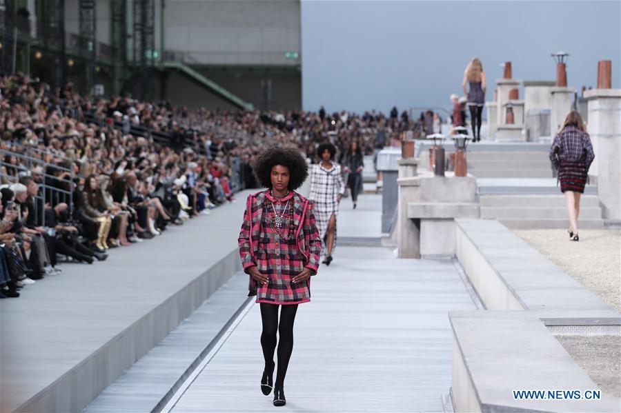 FRANCE-PARIS-FASHION WEEK-CHANEL