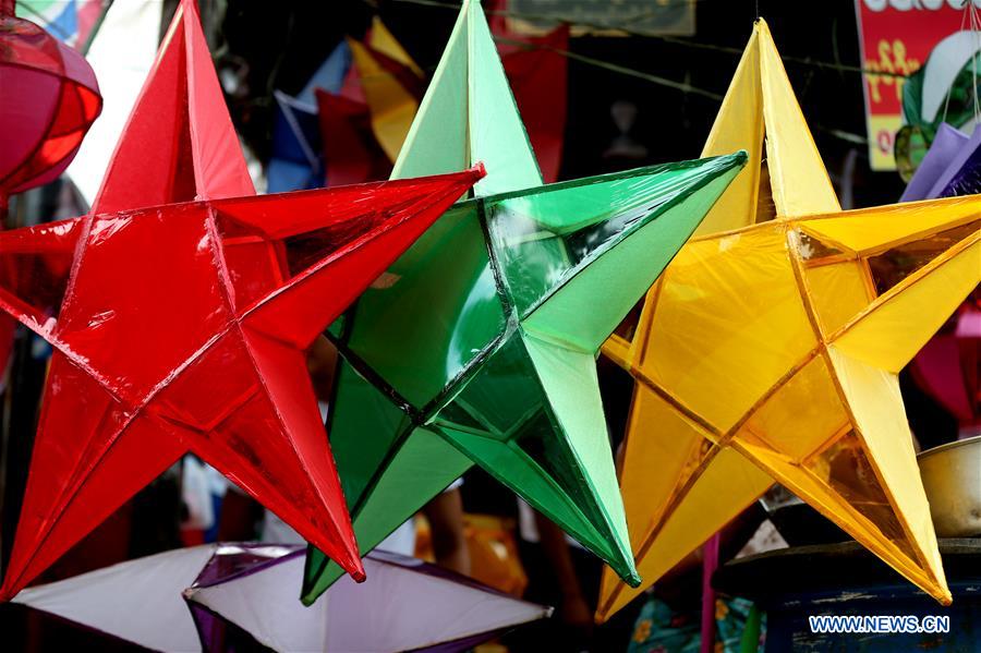 MYANMAR-YANGON-FESTIVAL-LANTERN MARKET