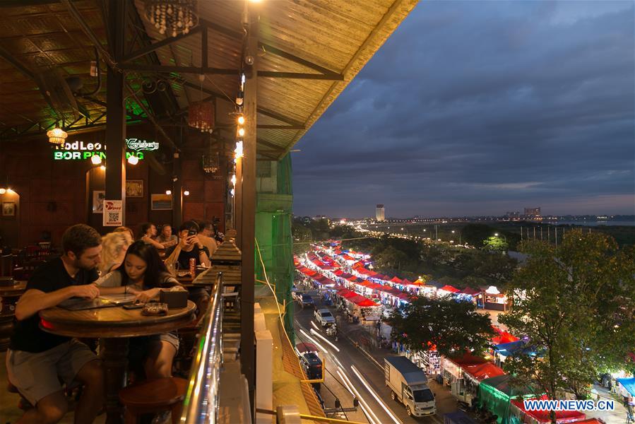 LAOS-VIENTIANE-DAILY LIFE