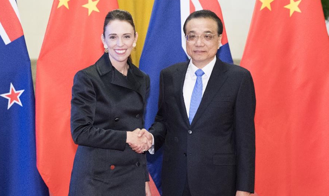 Chinese premier holds talks with New Zealand PM to boost cooperation