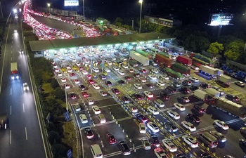 Travel rush seen during National Day holiday in east China's Jiangsu