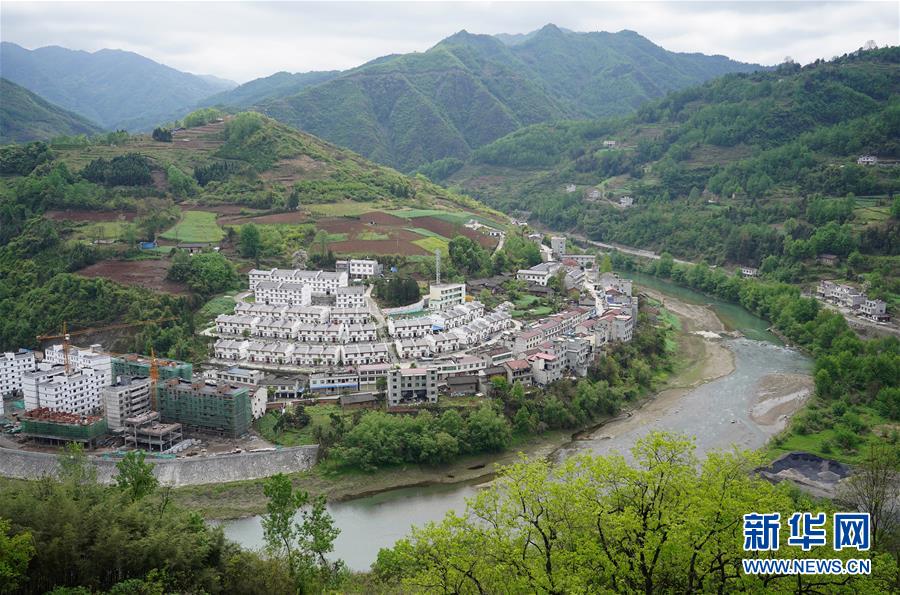 （走基層 聽民聲·圖文互動）（1）電商扶貧 讓陜西山區(qū)農(nóng)業(yè)擁抱“藍海”