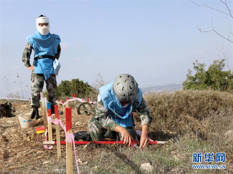 （新華全媒頭條·圖文互動）（12）沿著中國特色強軍之路闊步前進——黨中央、中央軍委領(lǐng)導(dǎo)推進國防和軍隊建設(shè)70年紀(jì)實