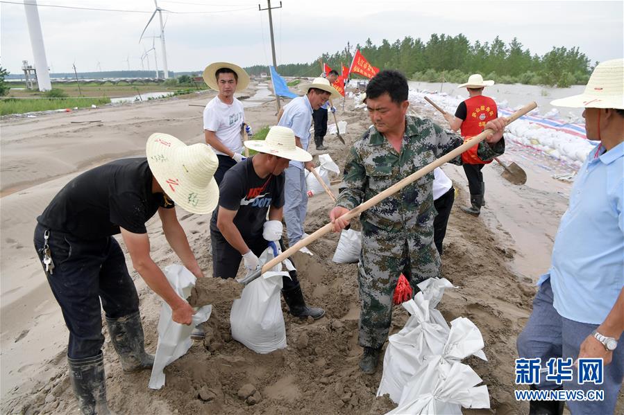 （新華全媒頭條·圖文互動）（3）筑起共御水患的鋼鐵長堤——戰(zhàn)洪一線的“干群關(guān)系新答卷”