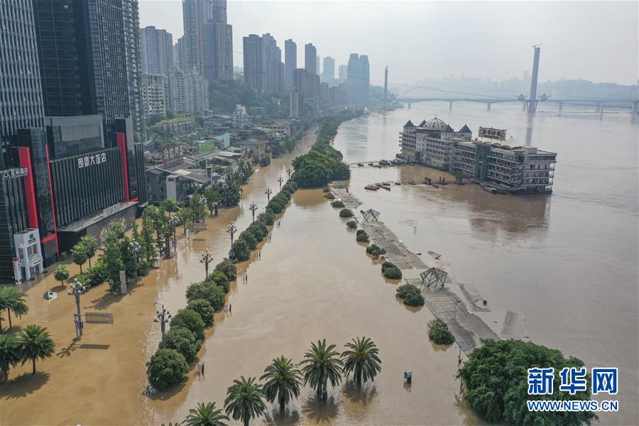 （防汛抗洪·圖文互動）（10）救援，在被洪水漫過的街巷之間——直擊重慶長江、嘉陵江抗洪一線