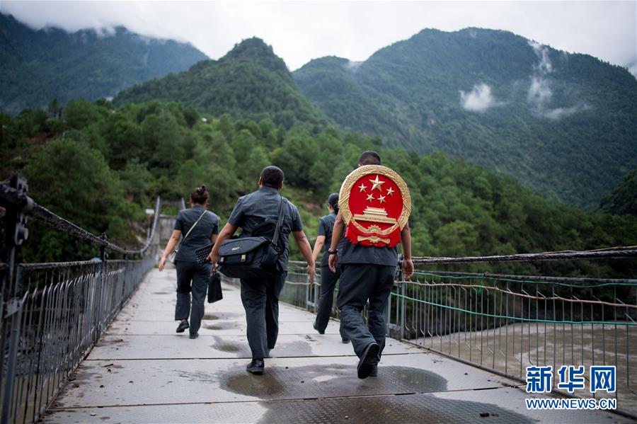 （新華全媒頭條·圖文互動）（14）歷史交匯點上的宏偉藍圖——《中共中央關于制定國民經(jīng)濟和社會發(fā)展第十四個五年規(guī)劃和二〇三五年遠景目標的建議》誕生記