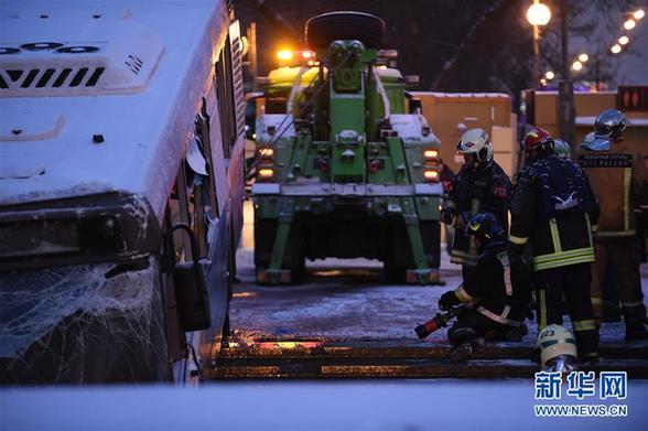 （國際）（9）莫斯科一公交車沖入地下通道致5人死亡