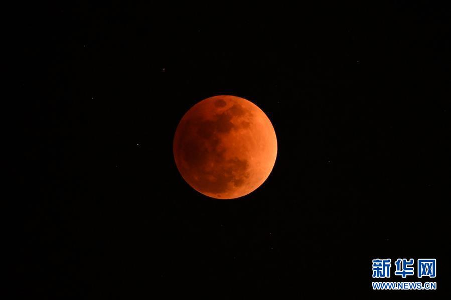 （國(guó)際）東京夜空的“紅月亮”